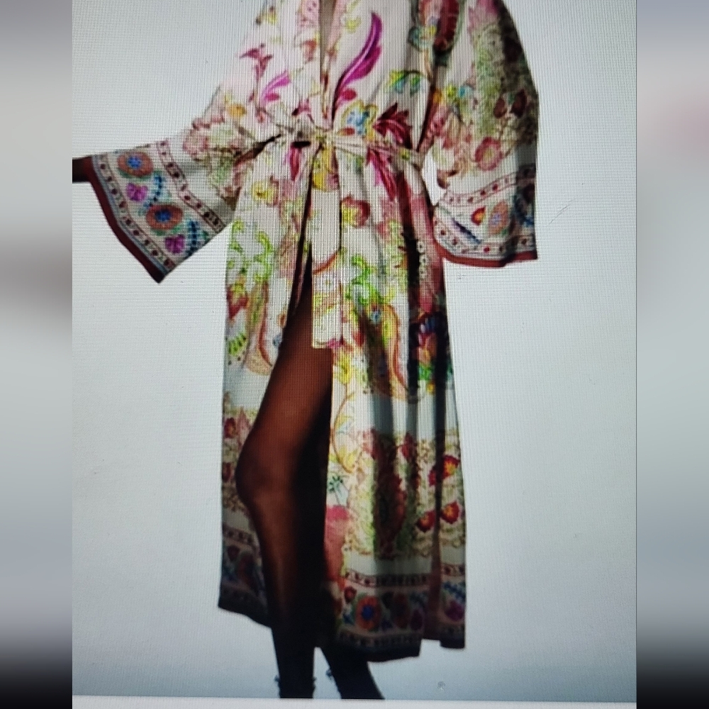 Zara Vibrant Floral Kimono Robe